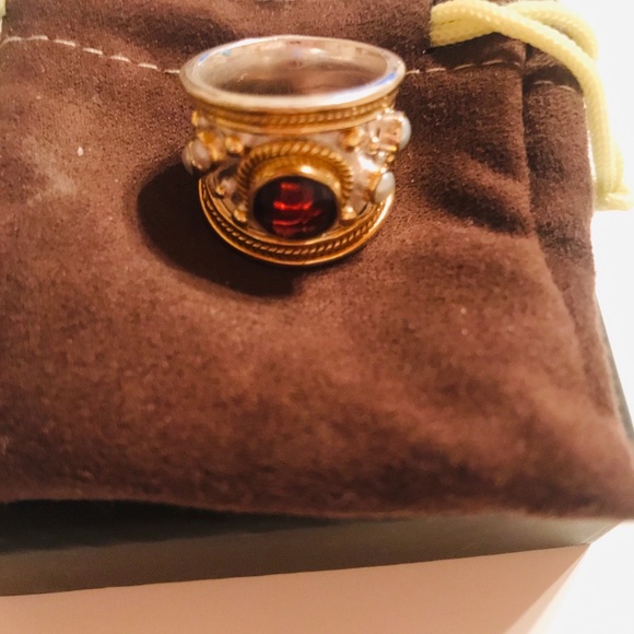 THIS REGAL EYE CATCHING GARNET AND PEARL RING - Picture 6 of 9